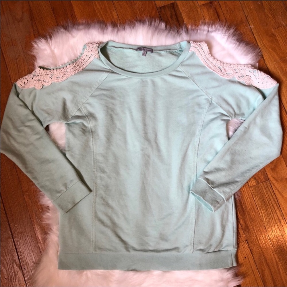 Cold shoulder lace sweatshirt